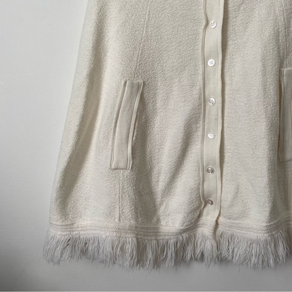 Vintage 70s Hand Knit Pure White Shawl Sweater with Collar and Fraying OSFM - Picture 3 of 4